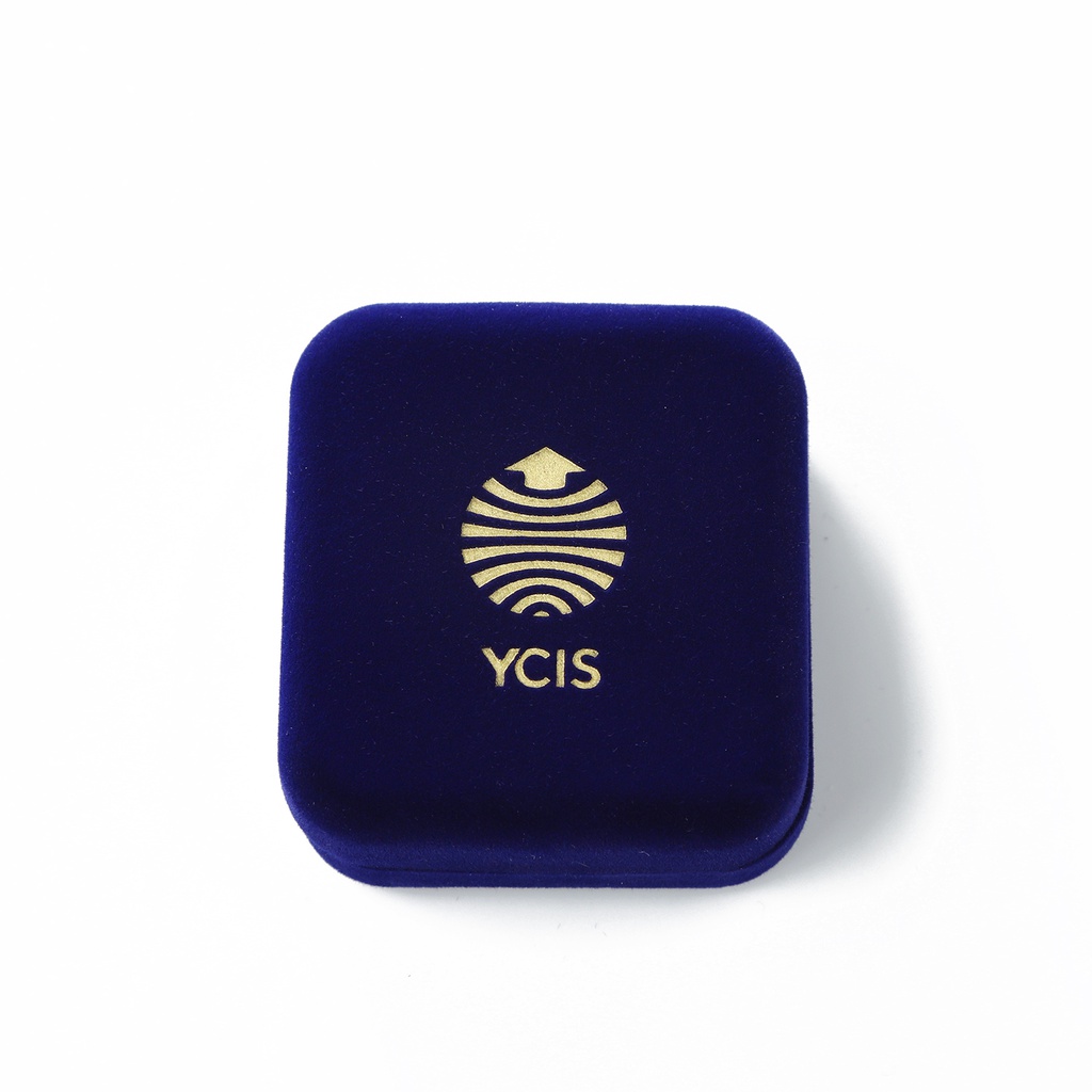 YCIS 校徽